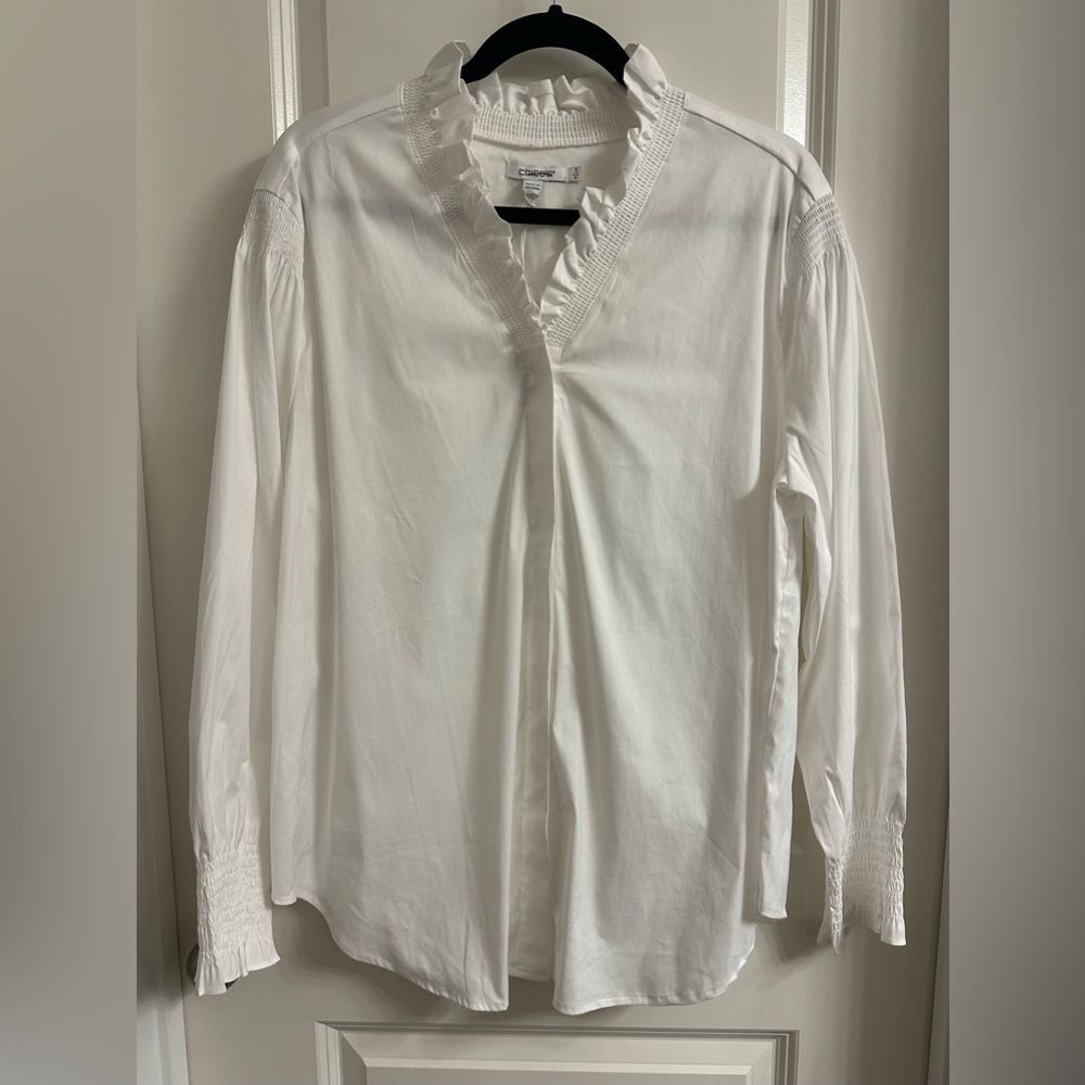 Chico’s Ruffle Collared V Neck Long Sleeve Top SZ 3 US 16 White Smocked Cuff